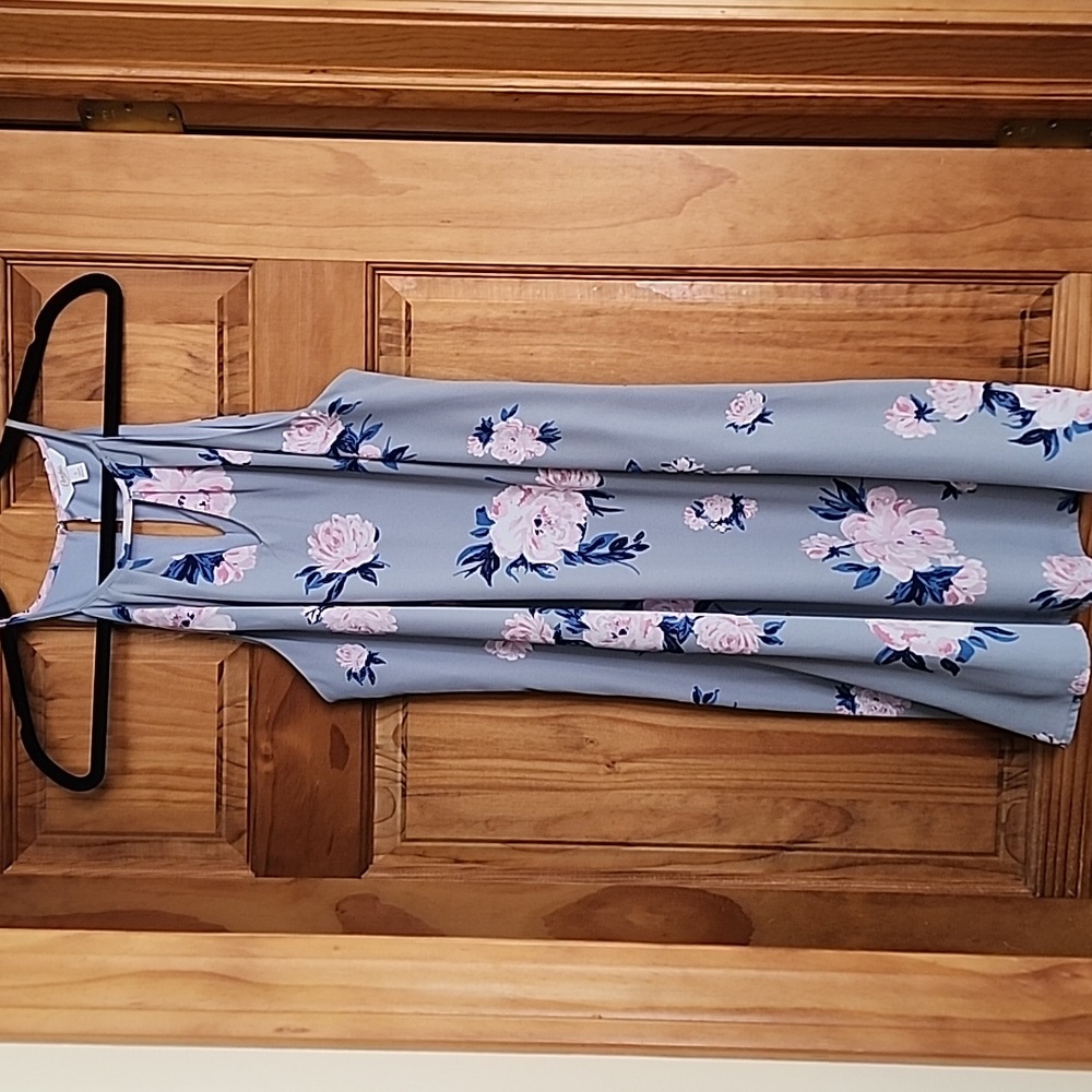 Candies Womens, Halter Dress, Size Lg. Gray Floral